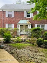 146 Manor Dr in Red Bank, NJ - Building Photo