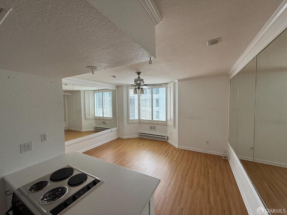 201 Harrison St in San Francisco, CA - Building Photo