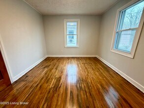 1906 Hand Ave in New Albany, IN - Foto de edificio - Building Photo