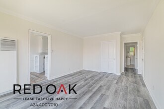 5140 Clinton St in Los Angeles, CA - Building Photo - Building Photo
