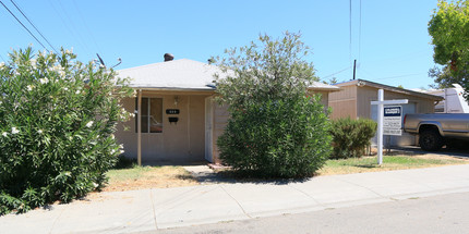 404 Niles Ave in Roseville, CA - Foto de edificio - Building Photo