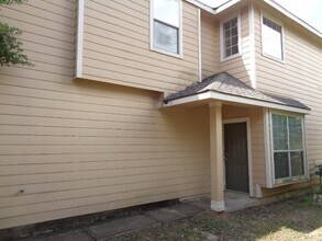 6155 Morningshire Ln in Houston, TX - Building Photo - Building Photo