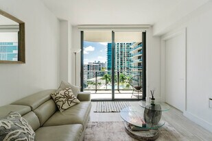 101 NE 34th St in Miami, FL - Building Photo