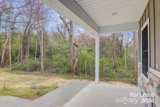 95 John Halford Ct in Hendersonville, NC - Building Photo - Building Photo