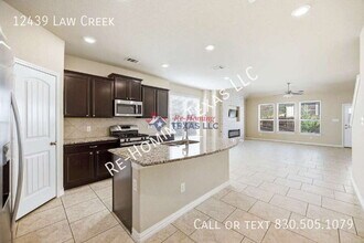 12439 Law Creek in San Antonio, TX - Foto de edificio - Building Photo