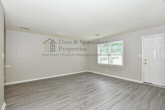 2002 Hummingbird Ct in High Point, NC - Building Photo - Building Photo