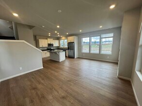 3561 SE Salal Ln in Hillsboro, OR - Building Photo - Building Photo