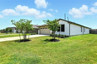 14602 Sweetwater Dr in Baytown, TX - Building Photo - Building Photo