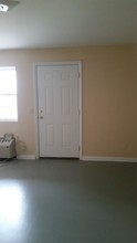 124 Peacock St-Unit -20 in Cochran, GA - Building Photo - Building Photo