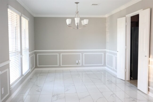 6802 Claire Brook Dr