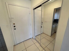1661 SW 3rd St in Miami, FL - Building Photo - Building Photo
