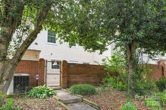 11018 Hunter Trail Ln in Charlotte, NC - Building Photo - Building Photo