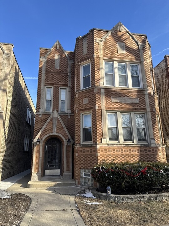 5741 N Washtenaw Ave in Chicago, IL - Building Photo