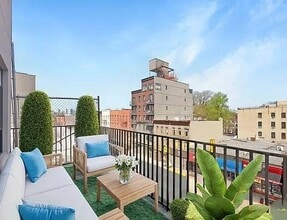 202 Clifton Pl, Unit 2B in Brooklyn, NY - Foto de edificio - Building Photo
