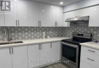 2054 Kingsridge Dr in Oakville, ON - Building Photo - Building Photo