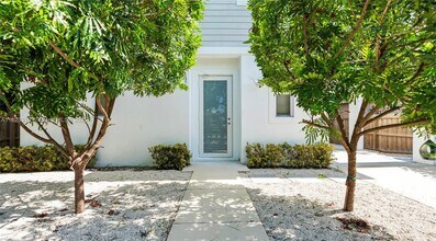 3823 Thomas Ave in Miami, FL - Building Photo - Building Photo