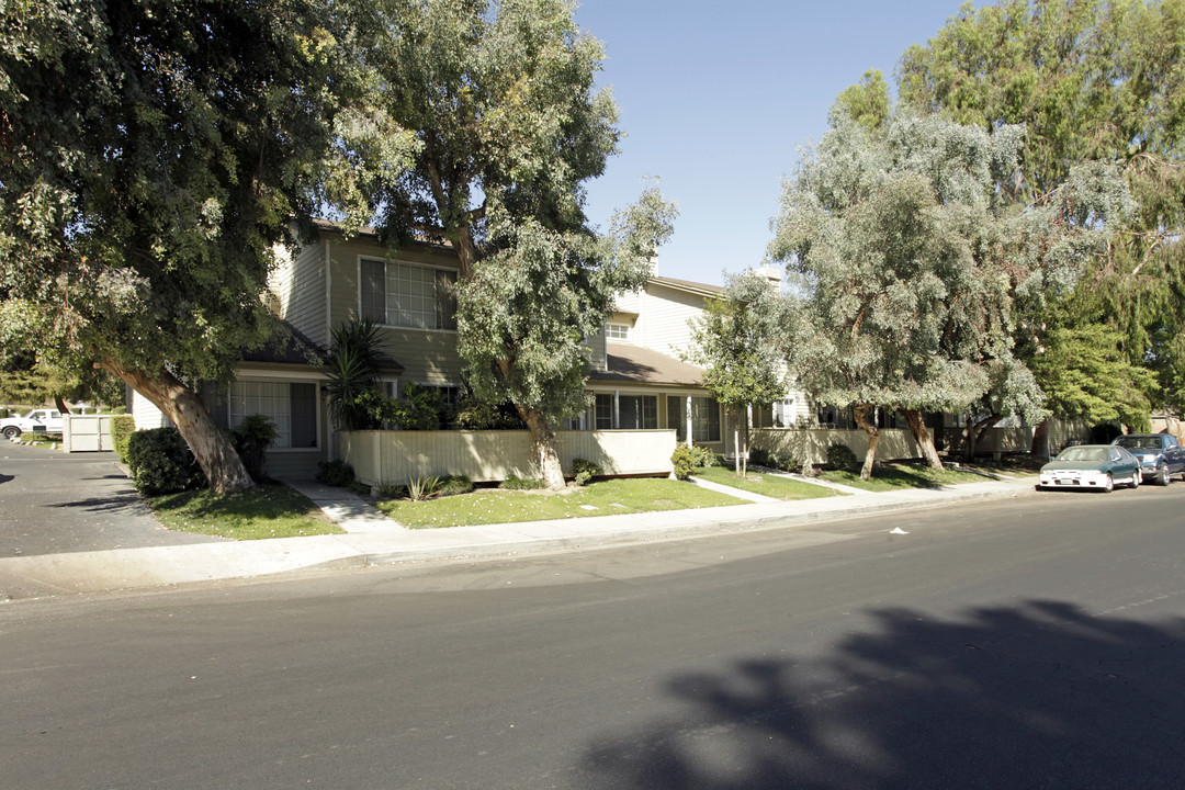 Heathergreen Townhomes in Bakersfield, CA - Building Photo