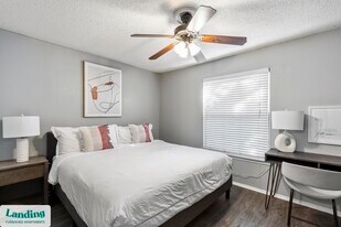1919 W Tarrant Rd, Unit 1406 in Grand Prairie, TX - Building Photo