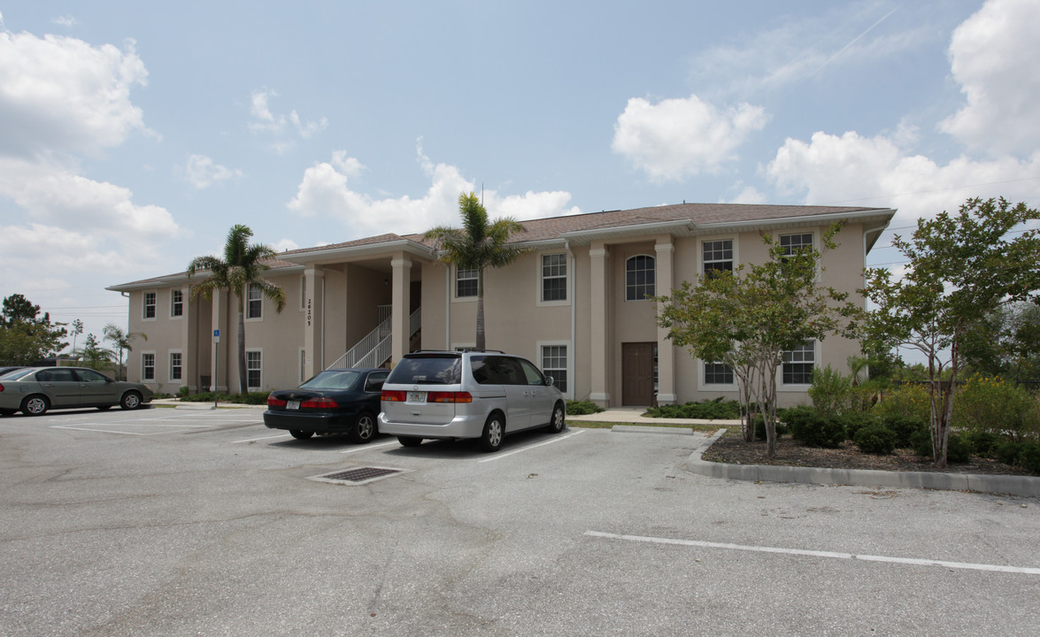 Sunny Dell Commons in Punta Gorda, FL - Foto de edificio