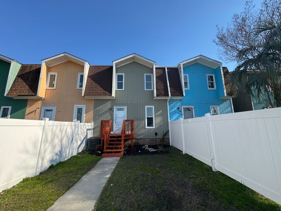 603 Boundary Ave in Murrells Inlet, SC - Building Photo