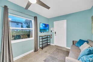 1715 NE 11th St in Fort Lauderdale, FL - Building Photo