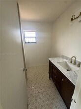 252 NW 48th Pl in Miami, FL - Building Photo - Building Photo