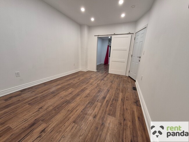 156 Oakcrest Ave in Toronto, ON - Building Photo - Building Photo