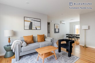 1230 Mills St in Menlo Park, CA - Building Photo - Building Photo