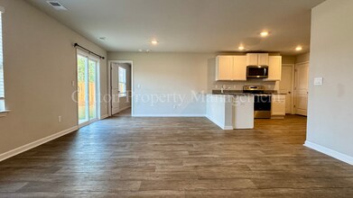 1114 Forest Glen Dr in Leland, NC - Building Photo - Building Photo