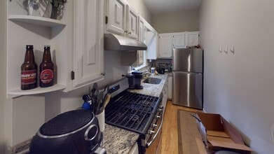 23 Rogers Ave in Somerville, MA - Foto de edificio - Building Photo