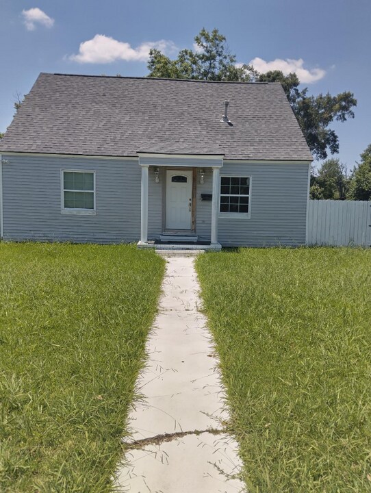 2701 22nd St in Port Arthur, TX - Building Photo