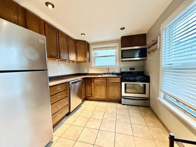 1719 William Howard Taft Rd in Cincinnati, OH - Building Photo - Building Photo