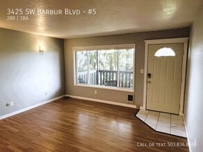 3425 SW Barbur Blvd in Portland, OR - Building Photo - Building Photo