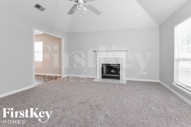 2014 Plantation Pkwy in Moody, AL - Foto de edificio - Building Photo