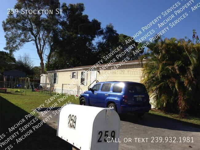 259 Stockton St in North Fort Myers, FL - Building Photo - Building Photo