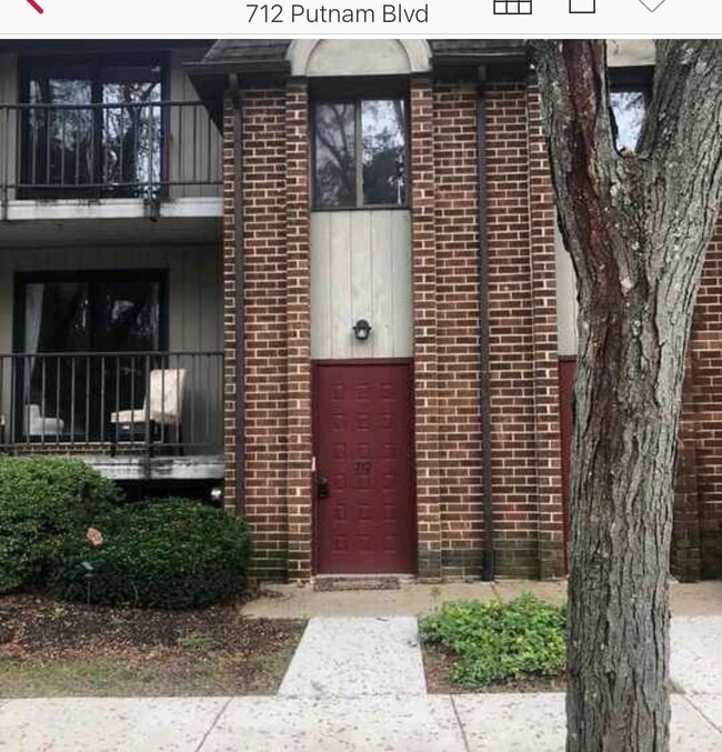 property at 712B Putnam Blvd