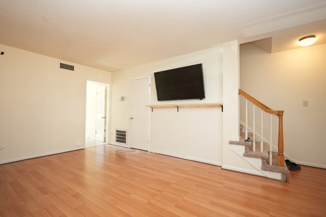 property at 4629 Old Lantern Way