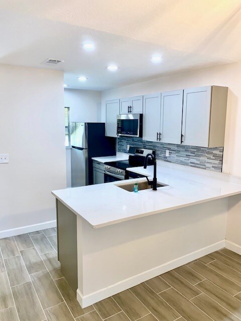 5340 Royal Palm Ave in Sarasota, FL - Building Photo - Building Photo