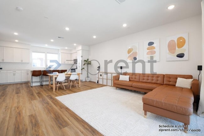 444 Atlas Gln in Escondido, CA - Building Photo - Building Photo