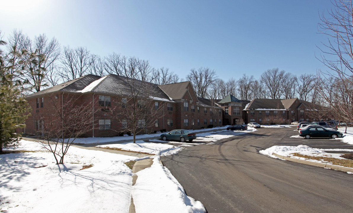 Woods on Country Club Road in Columbus, OH - Building Photo