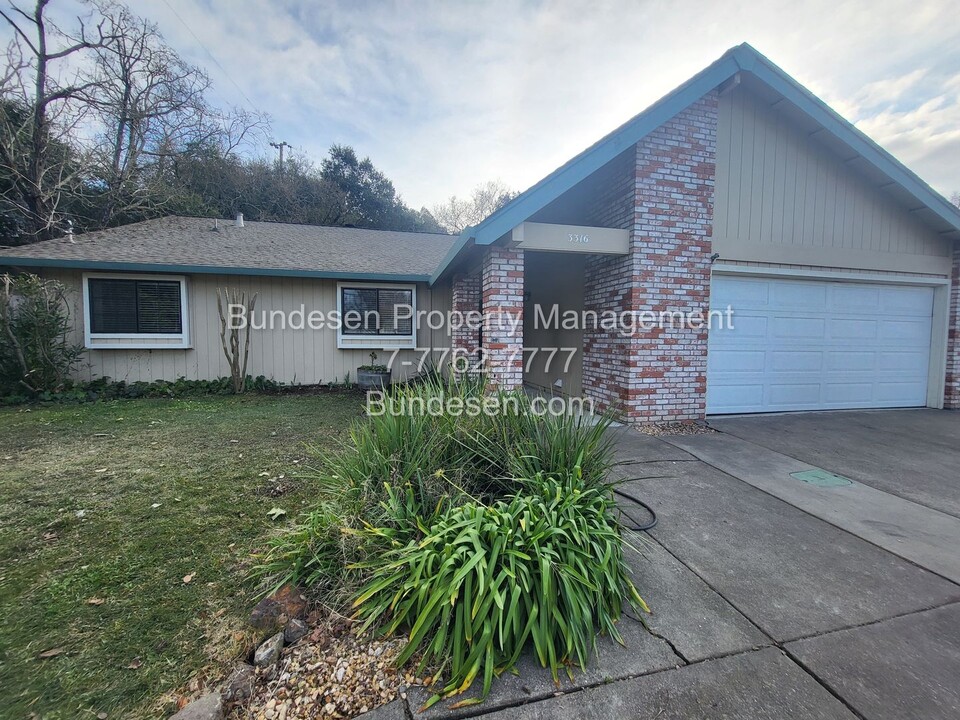 3316 Hoen Ave in Santa Rosa, CA - Building Photo