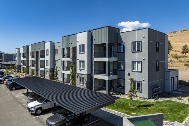 The Overlook at Keystone Canyon in Reno, NV - Building Photo - Building Photo