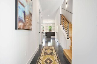 935 E 51st St in Austin, TX - Building Photo - Building Photo