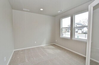 33 N Mingus Ave in Nampa, ID - Building Photo - Building Photo