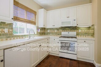 3 Flowerdale in Mission Viejo, CA - Building Photo - Building Photo