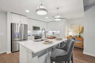 Society at Laurens in Charleston, SC - Foto de edificio - Building Photo