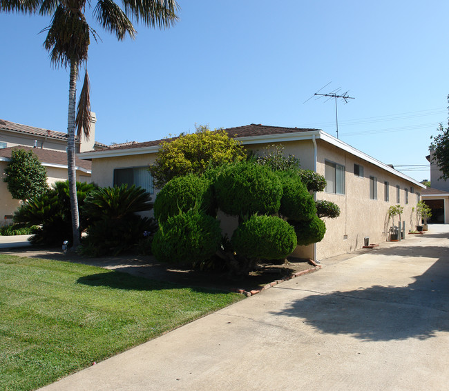 1928 Stoner Ave in Los Angeles, CA - Building Photo - Building Photo