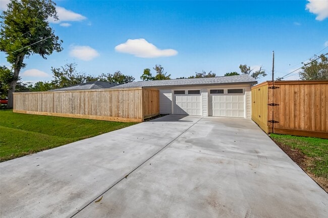 property at 9242 Autauga St