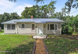 1604 Husson Ave in Palatka, FL - Building Photo