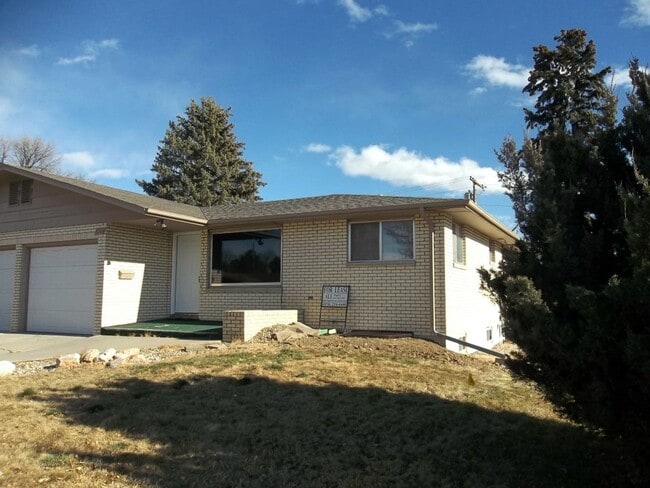 property at 1704 N Empire Ave